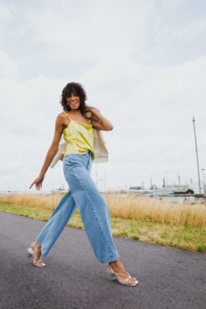 top yellow sequins – Image 2