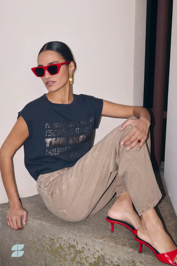 tee-shirt because the night