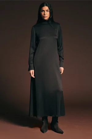 robe nainen